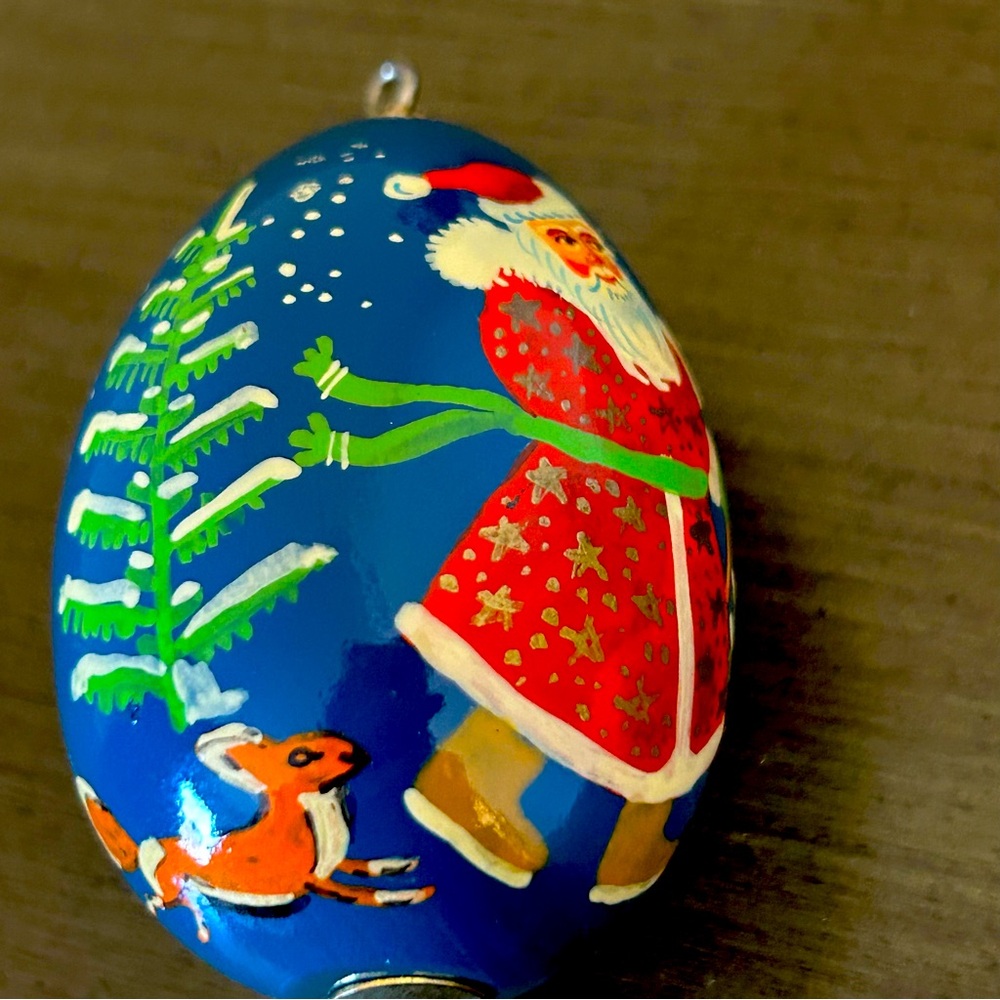 SANTA WITH FOX 🦊 CHRISTMAS ORNAMENT 🎄 - Picture 6 of 7